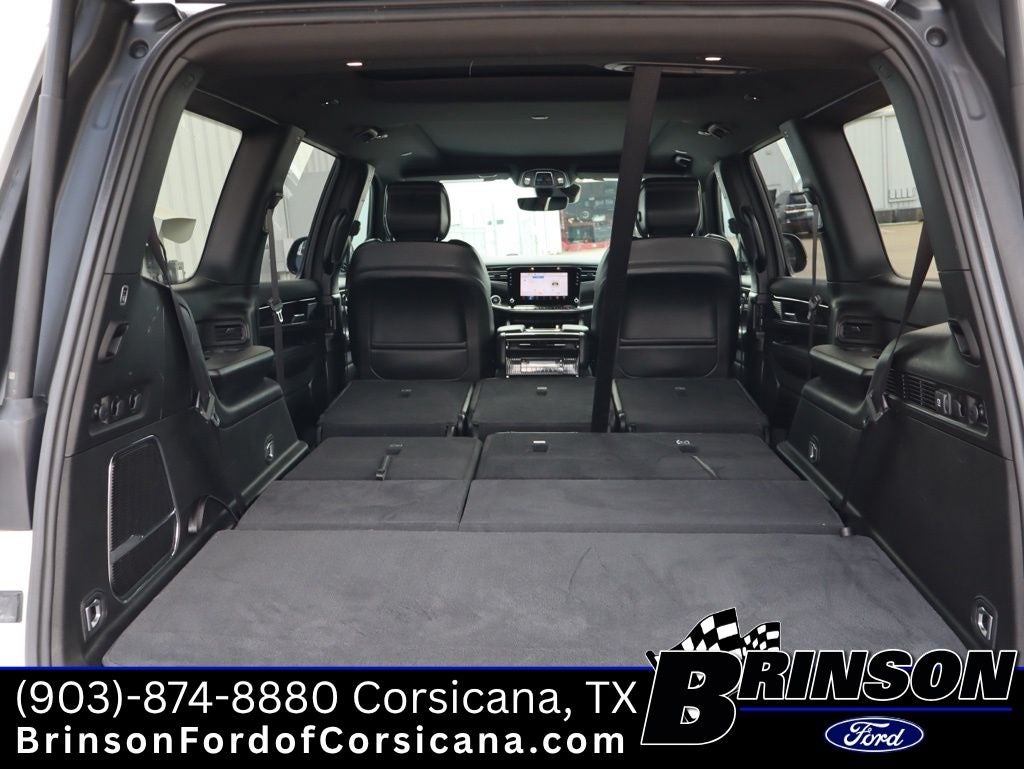 2023 Jeep Wagoneer Base