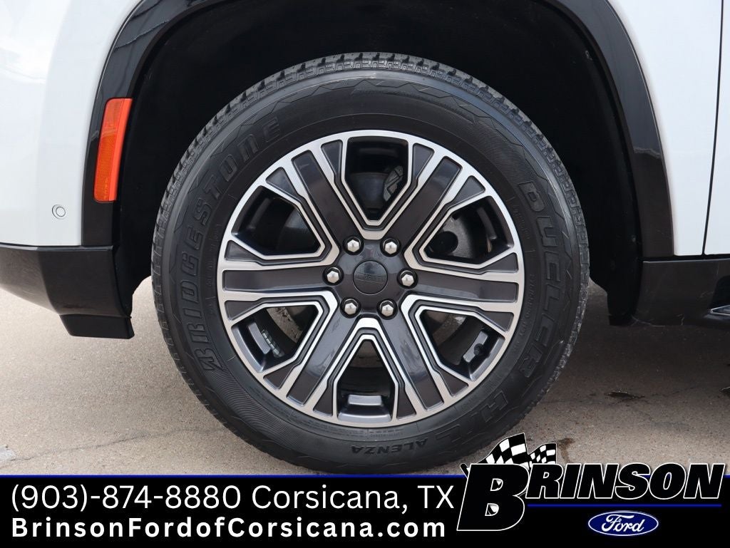 2023 Jeep Wagoneer Base