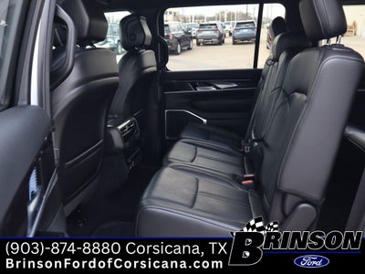 2023 Jeep Wagoneer Base