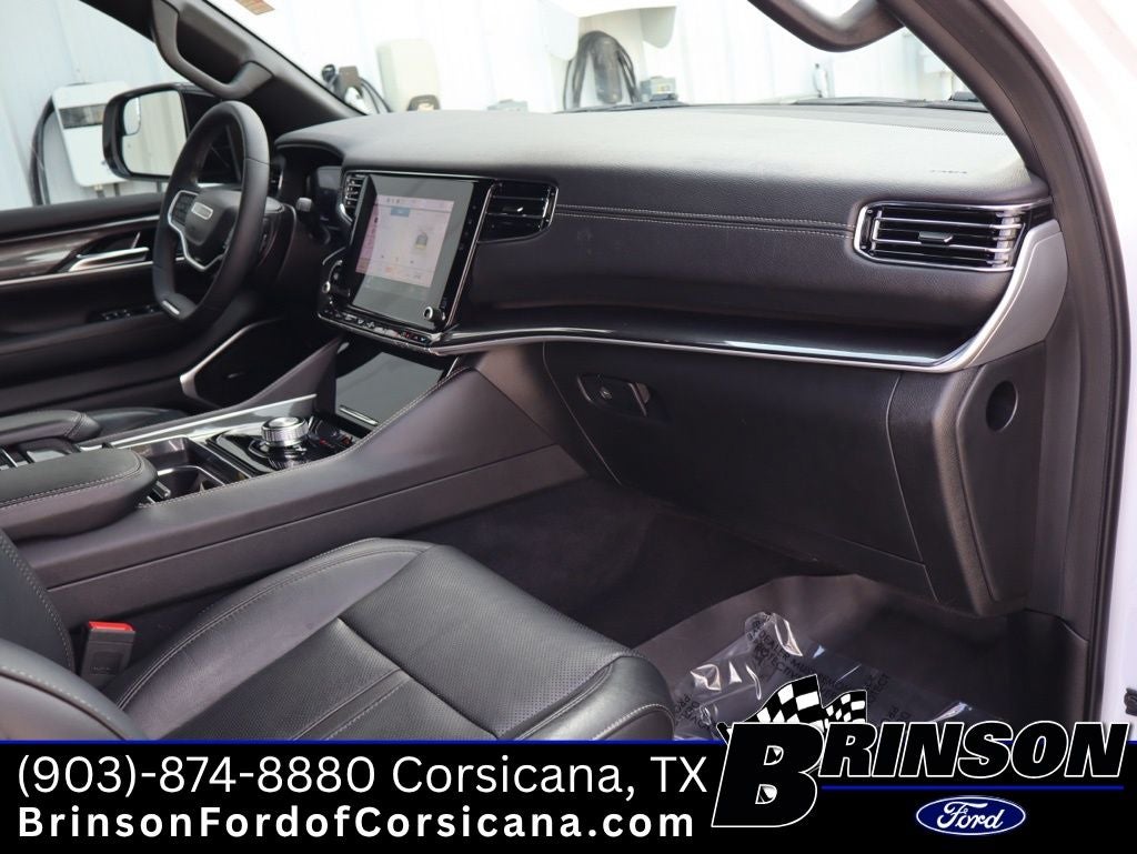 2023 Jeep Wagoneer Base