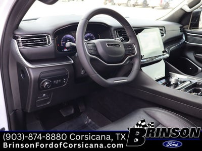 2023 Jeep Wagoneer Base