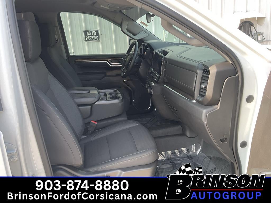 2024 Chevrolet Silverado LT
