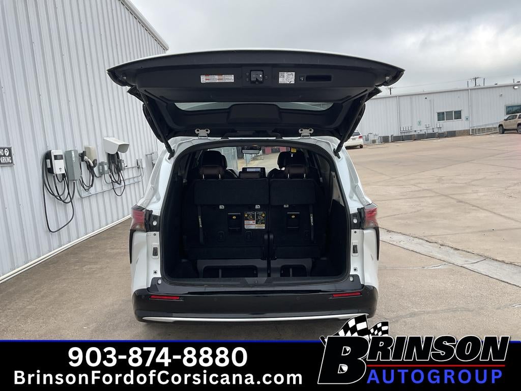 2024 Toyota Sienna Platinum