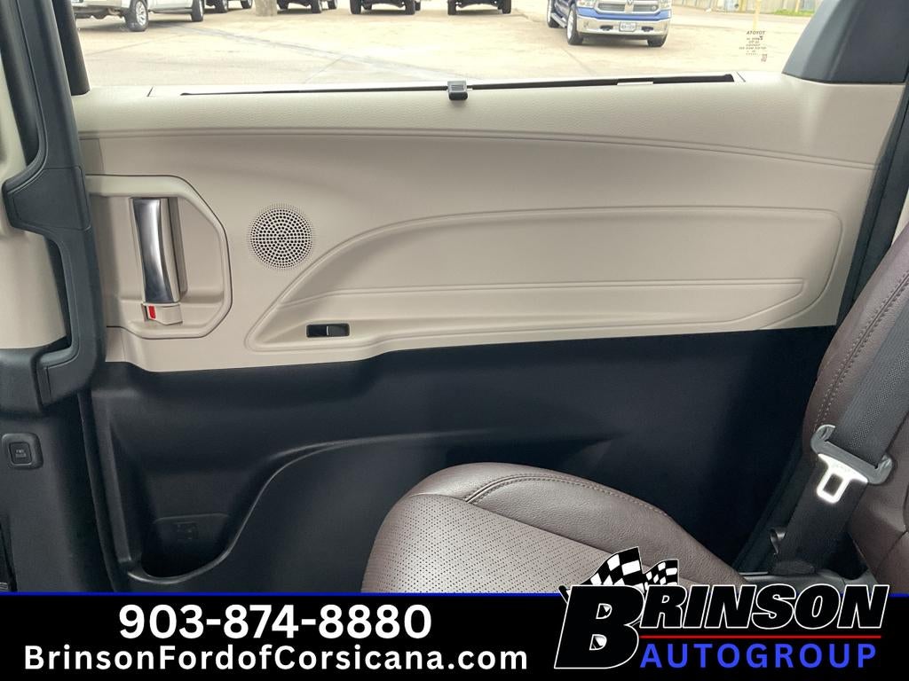 2024 Toyota Sienna Platinum