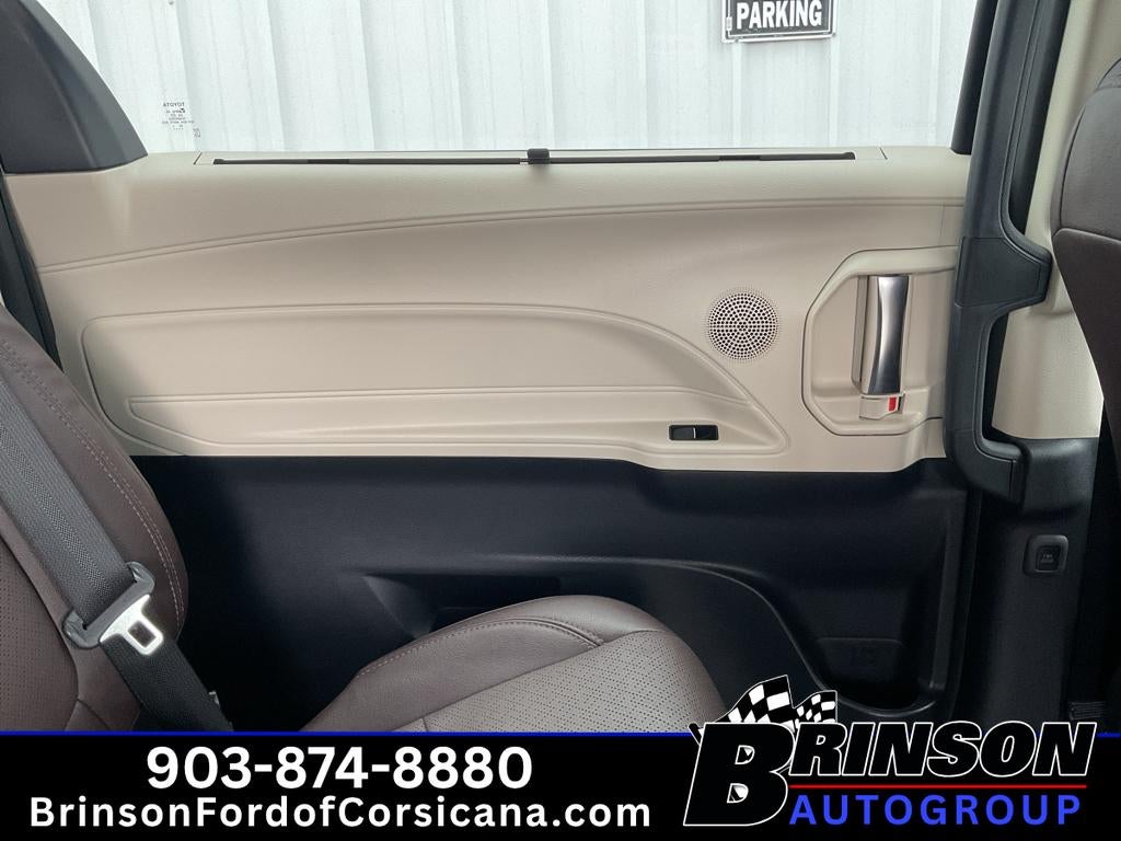2024 Toyota Sienna Platinum
