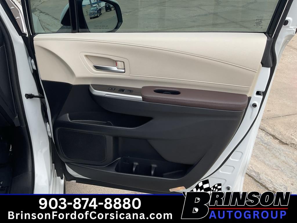 2024 Toyota Sienna Platinum