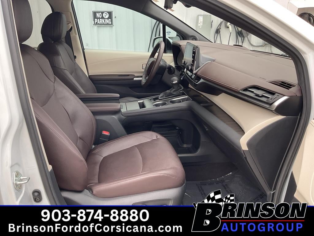 2024 Toyota Sienna Platinum