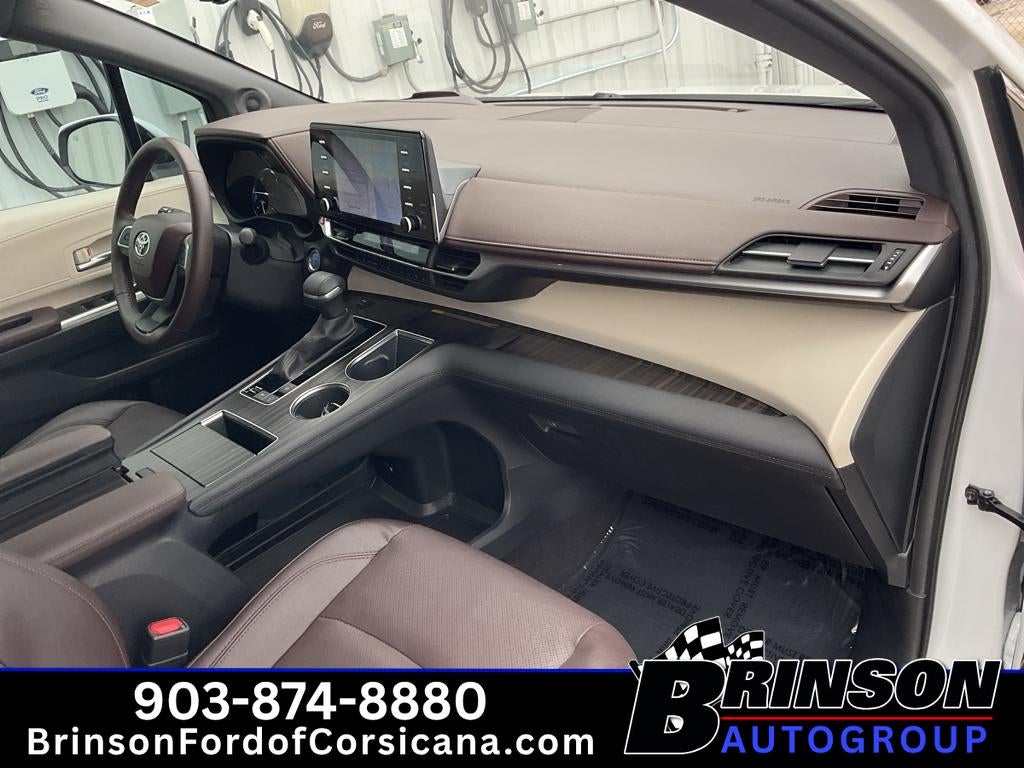 2024 Toyota Sienna Platinum
