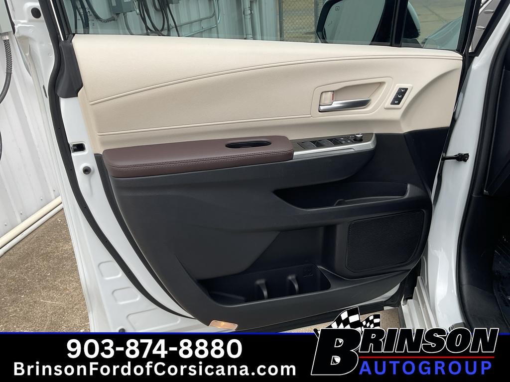 2024 Toyota Sienna Platinum