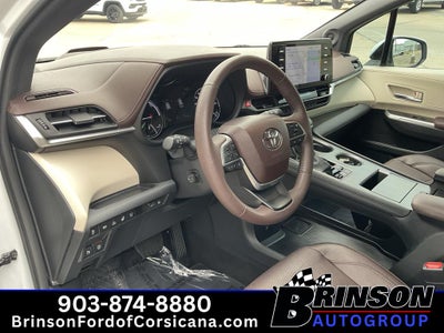 2024 Toyota Sienna Platinum