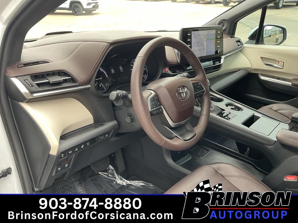 2024 Toyota Sienna Platinum