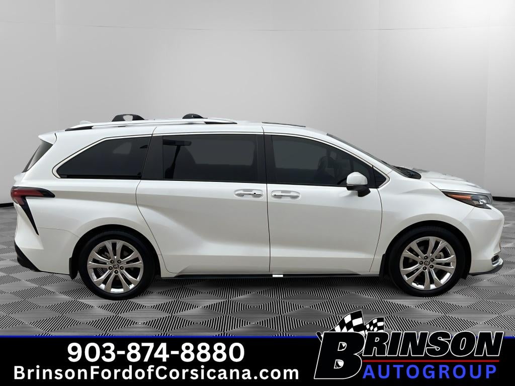 2024 Toyota Sienna Platinum